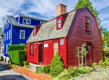 red house and blue house